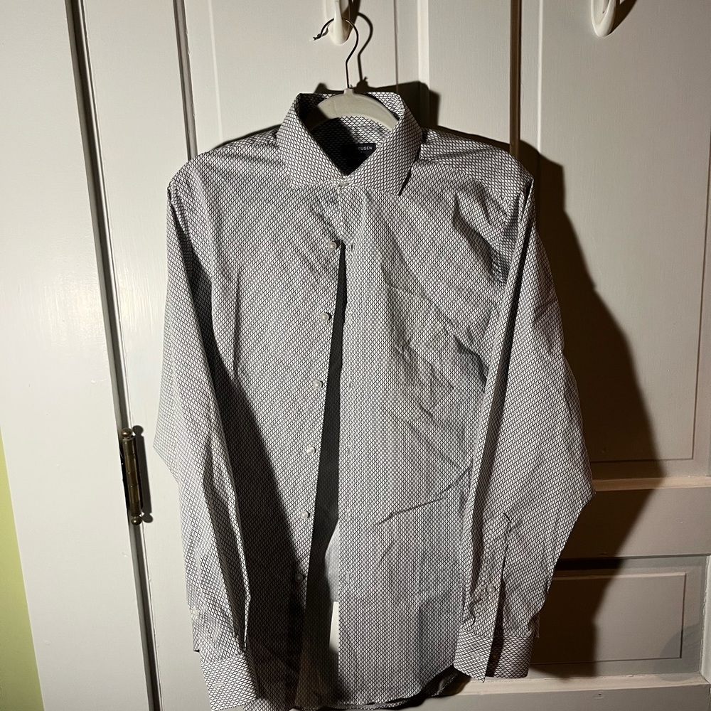Van Heusen Button Dress Shirt Size Medium (32-33) Color- Metal